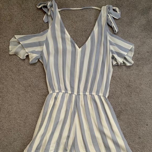 American Eagle Outfitters Pants - American Eagle romper